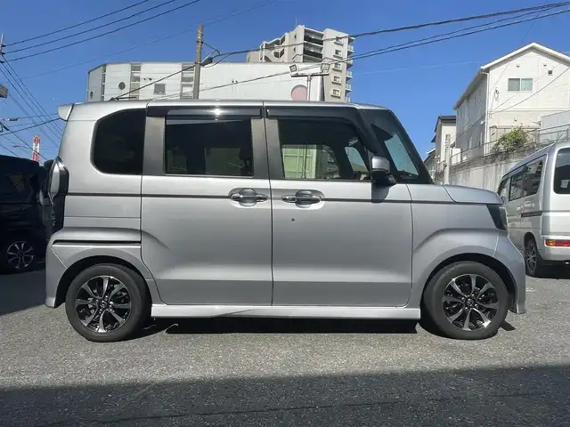 ホンダ Ｎ ＢＯＸ カスタム G L ホンダセンシング 福岡県 2018(平30)年 8.5万km ルナシルバーM (株)IDOMが運営する【じしゃロン八幡西店】の自社ローン専用車両になります。こちらは現金またはオートローンご利用時の価格です。自社ローンご希望の方は別途その旨お申付け下さい/ディーラーオプションナビ/・BLUETOOTH/・CD/・DVD/・フルセグTV/ドライブレコーダー（ZDRーD15）/クルーズコントロール/両側パワースライドドア/ISOFIX/ドアバイザー/プッシュスタート/ビルトインETC
