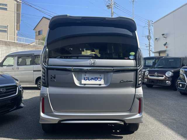 ホンダ Ｎ ＢＯＸ カスタム G L ホンダセンシング 福岡県 2018(平30)年 8.5万km ルナシルバーM (株)IDOMが運営する【じしゃロン八幡西店】の自社ローン専用車両になります。こちらは現金またはオートローンご利用時の価格です。自社ローンご希望の方は別途その旨お申付け下さい/ディーラーオプションナビ/・BLUETOOTH/・CD/・DVD/・フルセグTV/ドライブレコーダー（ZDRーD15）/クルーズコントロール/両側パワースライドドア/ISOFIX/ドアバイザー/プッシュスタート/ビルトインETC