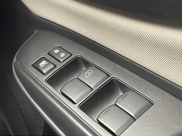 日産 ノート e－パワー B FOUR 宮城県 2019(令1)年 3万km ブリリアントシルバー 4WD/メモリナビ/(AM/FM)/Bluetooth/バックカメラ/車両接近音オフスイッチ/プッシュスタート/スマートキー/スペアキー/ETC2.0/コーナーセンサー/レーンキープアシスト/衝突被害軽減システム/オートライト/ヘッドライトレベライザー/ドアバイザー/社外フロアマット