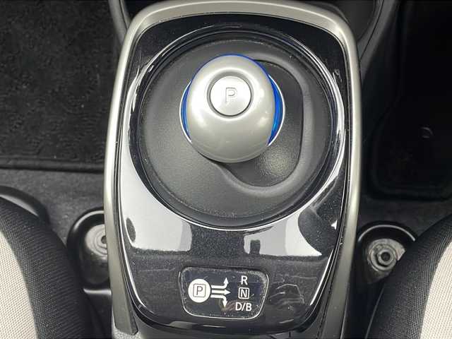 日産 ノート e－パワー B FOUR 宮城県 2019(令1)年 3万km ブリリアントシルバー 4WD/メモリナビ/(AM/FM)/Bluetooth/バックカメラ/車両接近音オフスイッチ/プッシュスタート/スマートキー/スペアキー/ETC2.0/コーナーセンサー/レーンキープアシスト/衝突被害軽減システム/オートライト/ヘッドライトレベライザー/ドアバイザー/社外フロアマット