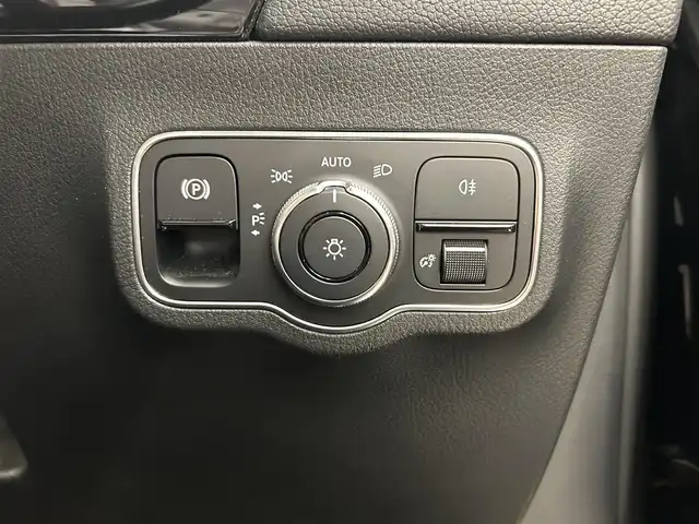 メルセデス・ベンツ Ｂ２００ｄ AMGライン 岡山県 2019(令1)年 4万km デニムブルー 純正ナビ/Rカメラ/ACC/Bluetooth/USB/SOSコール/道路標識ASST/アクティブレーンキーピングASST/アクティブブレーキASST/アテンションASST/ブラインドスポットASST/レーンチェンジASST/ハーフレザーシート/シートヒーター/パワーシート/PTG/オートライト/オートワイパー/AHB