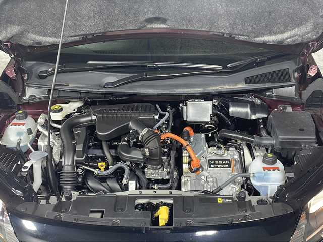 日産 ノート X 沖縄県 2023(令5)年 0.5万km バーガンディー 県外仕入　/禁煙車　/純正ディスプレイオーディオ　/Ｂｌｕｅｔｏｏｔｈ　/ＵＳＢ　/AｐｐｌｅＣａｒＰｌａｙ　/ＡｎｄｒｏｉｄＡｕｔｏ　/ステアリングリモコン　/エマージェンシーブレーキ　/コーナーセンサー