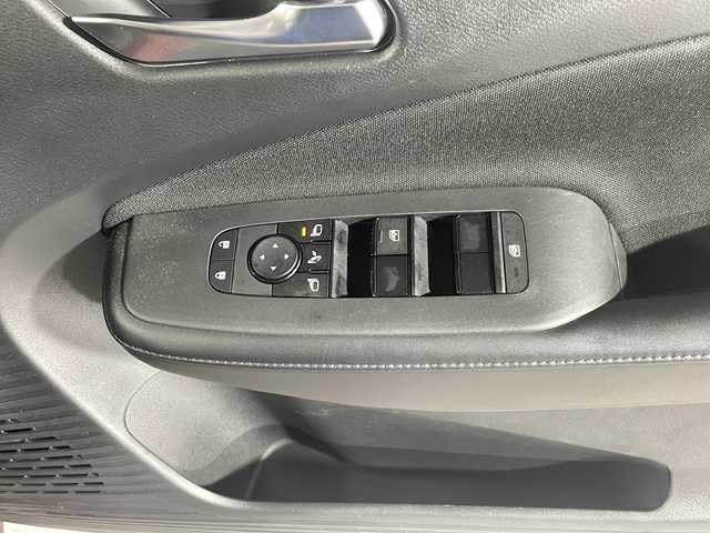 日産 ノート X 沖縄県 2023(令5)年 0.5万km バーガンディー 県外仕入　/禁煙車　/純正ディスプレイオーディオ　/Ｂｌｕｅｔｏｏｔｈ　/ＵＳＢ　/AｐｐｌｅＣａｒＰｌａｙ　/ＡｎｄｒｏｉｄＡｕｔｏ　/ステアリングリモコン　/エマージェンシーブレーキ　/コーナーセンサー