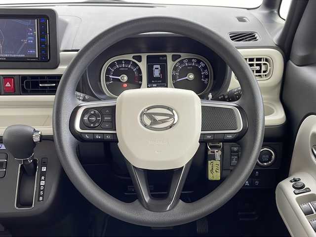 ダイハツ ムーヴ キャンバス ストライプス G 愛知県 2022(令4)年 1.9万km シャイニングホワイトパール/サンドベージュメタリック /ＫＥＮＷＯＯＤナビ(MDV-D208BTW)//ＣＤ　ＤＶＤ　ＢＴ　ＵＳＢ　ＳＤ　ＡＵＸ　ＦＭ　ＡＭ　//アラウンドビューモニター　//前後クリアランスソナー//ウェルカムオープン機能付両側パワースライドドア　　//スマートアシスト　//ＥＴＣ　//前席ホッとカップホルダー//LEDオートライト//スマートキー//スペアキー//カラーマルチインフォメーションディスプレイ//取扱説明書//ナビ取扱説明書