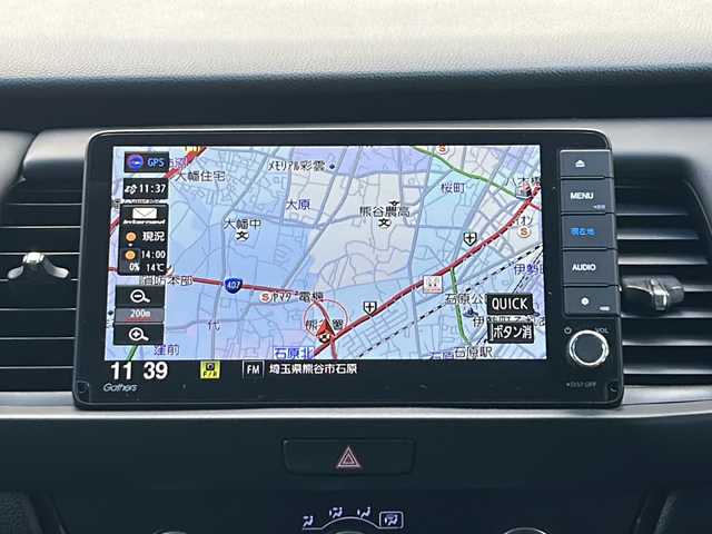 ホンダ フィット e:HEVホーム 埼玉県 2020(令2)年 8.6万km ルナシルバーM 純正ナビ /(FM/AM/TV/CD/DVD/SD/Bluetooth/AUX/USB)/バックカメラ /ETC /ドラレコ/プッシュスタート　/ステアリングスイッチ　/純正オーディオ　/純正フロア　/コーナーセンサー　/TRC　/電格ミラー　/クルコン/レーンキープ　/ホンダセンシング　/LED　/パーキングセンサー　/保証書　/取扱説明書