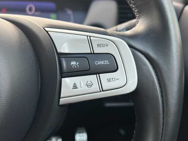 ホンダ フィット e:HEVホーム 埼玉県 2020(令2)年 8.6万km ルナシルバーM 純正ナビ /(FM/AM/TV/CD/DVD/SD/Bluetooth/AUX/USB)/バックカメラ /ETC /ドラレコ/プッシュスタート　/ステアリングスイッチ　/純正オーディオ　/純正フロア　/コーナーセンサー　/TRC　/電格ミラー　/クルコン/レーンキープ　/ホンダセンシング　/LED　/パーキングセンサー　/保証書　/取扱説明書