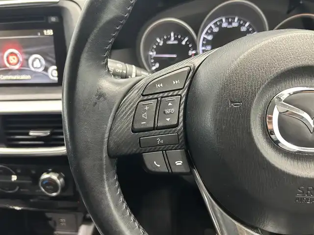 マツダ ＣＸ－５ XD 鹿児島県 2016(平28)年 5.1万km ソニックシルバーM 純正SDナビ/【Bluetooth/フルセグTV/CD/DVD】/バックカメラ/サイドカメラ/ビルトインETC/スマートシティブレーキサポート/レーンキープアシスト/クルーズコントロール/革巻きステアリング/LEDヘッドライト/オートライト/純正17インチアルミホイール/スマートキー/プッシュスタート/横滑り防止装置