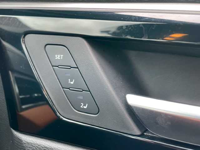 三菱 アウトランダー ＰＨＥＶ P 岩手県 2021(令3)年 3.8万km 黒 純正9インチナビ/BOSEサウンド/ステアリングリモコン/ハンドルヒーター/置くだけ充電/BSM/ヘッドアップディスプレイ/シートメモリー/パドルシフト/ミラー一体ドラレコ/フォグライト/電動格納ミラー/AVH