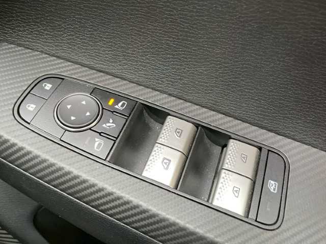 三菱 アウトランダー ＰＨＥＶ P 岩手県 2021(令3)年 3.8万km 黒 純正9インチナビ/BOSEサウンド/ステアリングリモコン/ハンドルヒーター/置くだけ充電/BSM/ヘッドアップディスプレイ/シートメモリー/パドルシフト/ミラー一体ドラレコ/フォグライト/電動格納ミラー/AVH