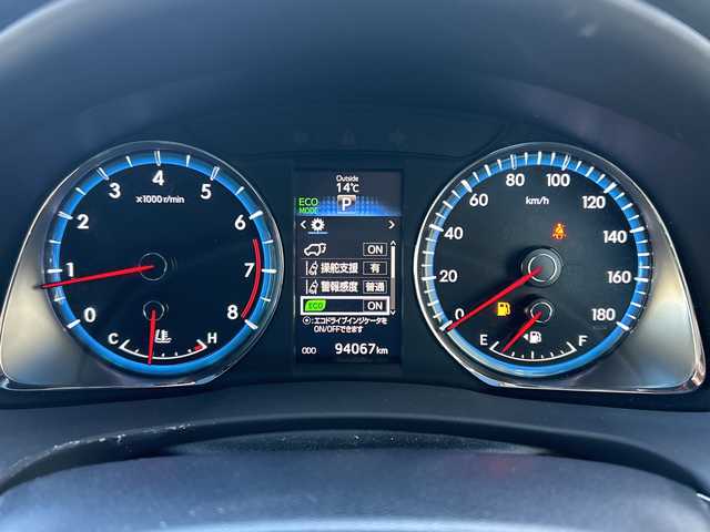 トヨタ ハリアー プレミアム 大阪府 2016(平28)年 9.4万km ホワイトパールクリスタルシャイン ワンオーナー/社外9インチメモリナビ（ALPINE）/BT/CD/DVD/フルセグTV/iPod/AUX/フリップダウンモニター（ALPINE）/GPSレーダー探知機（VA-710E）/バックカメラ/レーンキープアシスト/レーンデパーチャーアラート/クルーズコントロール/オートマチックハイビーム/パワーシート/電動リアゲート/電動チルト・テレスコピック・ステアリング/プッシュスタート/LEDフロントフォグ/純正アルミホイール/純正フロアマット/ドライブレコーダー/ETC