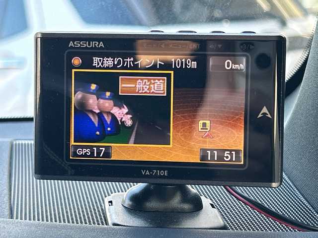 トヨタ ハリアー プレミアム 大阪府 2016(平28)年 9.4万km ホワイトパールクリスタルシャイン ワンオーナー/社外9インチメモリナビ（ALPINE）/BT/CD/DVD/フルセグTV/iPod/AUX/フリップダウンモニター（ALPINE）/GPSレーダー探知機（VA-710E）/バックカメラ/レーンキープアシスト/レーンデパーチャーアラート/クルーズコントロール/オートマチックハイビーム/パワーシート/電動リアゲート/電動チルト・テレスコピック・ステアリング/プッシュスタート/LEDフロントフォグ/純正アルミホイール/純正フロアマット/ドライブレコーダー/ETC