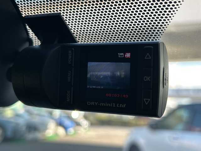 トヨタ ハリアー プレミアム 大阪府 2016(平28)年 9.4万km ホワイトパールクリスタルシャイン ワンオーナー/社外9インチメモリナビ（ALPINE）/BT/CD/DVD/フルセグTV/iPod/AUX/フリップダウンモニター（ALPINE）/GPSレーダー探知機（VA-710E）/バックカメラ/レーンキープアシスト/レーンデパーチャーアラート/クルーズコントロール/オートマチックハイビーム/パワーシート/電動リアゲート/電動チルト・テレスコピック・ステアリング/プッシュスタート/LEDフロントフォグ/純正アルミホイール/純正フロアマット/ドライブレコーダー/ETC