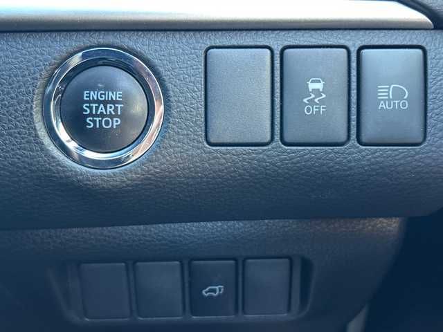 トヨタ ハリアー プレミアム 大阪府 2016(平28)年 9.4万km ホワイトパールクリスタルシャイン ワンオーナー/社外9インチメモリナビ（ALPINE）/BT/CD/DVD/フルセグTV/iPod/AUX/フリップダウンモニター（ALPINE）/GPSレーダー探知機（VA-710E）/バックカメラ/レーンキープアシスト/レーンデパーチャーアラート/クルーズコントロール/オートマチックハイビーム/パワーシート/電動リアゲート/電動チルト・テレスコピック・ステアリング/プッシュスタート/LEDフロントフォグ/純正アルミホイール/純正フロアマット/ドライブレコーダー/ETC