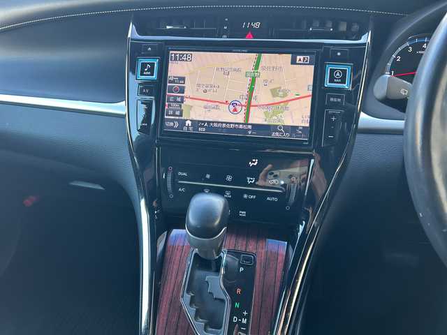 トヨタ ハリアー プレミアム 大阪府 2016(平28)年 9.4万km ホワイトパールクリスタルシャイン ワンオーナー/社外9インチメモリナビ（ALPINE）/BT/CD/DVD/フルセグTV/iPod/AUX/フリップダウンモニター（ALPINE）/GPSレーダー探知機（VA-710E）/バックカメラ/レーンキープアシスト/レーンデパーチャーアラート/クルーズコントロール/オートマチックハイビーム/パワーシート/電動リアゲート/電動チルト・テレスコピック・ステアリング/プッシュスタート/LEDフロントフォグ/純正アルミホイール/純正フロアマット/ドライブレコーダー/ETC