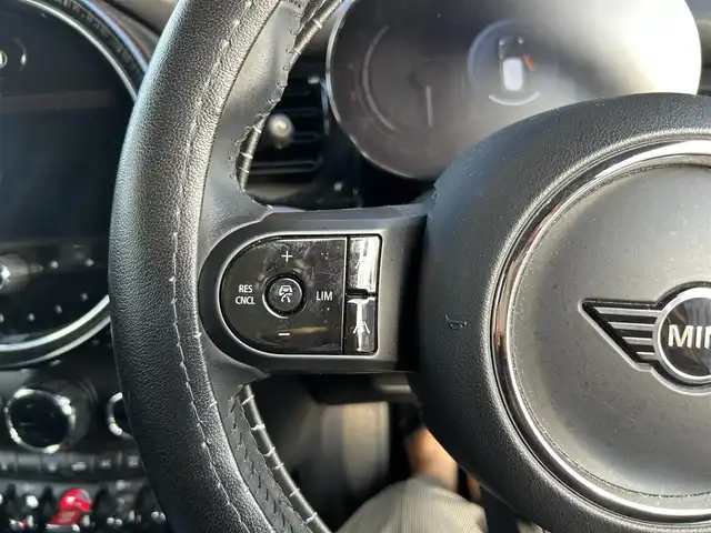 ＭＩＮＩ ＢＭＷ ミニ クーパー クラシックトリム 熊本県 2021(令3)年 5.2万km MINI Yoursエニグマティックブラック ・スマートキー/・プッシュスタート/・インテリジェントセーフティ/・PDC自動起動/・パーキングアシスト/・クルーズコントロール(追従式)/・ハーフレザースポーツシート/・純正HDDナビ/　【Bluetooth・USB・MSV】/・バックカメラ/・ETC/・ドライブレーダー(前後録画)/・LEDヘッドランプ/・UKテールランプ/・純正マット