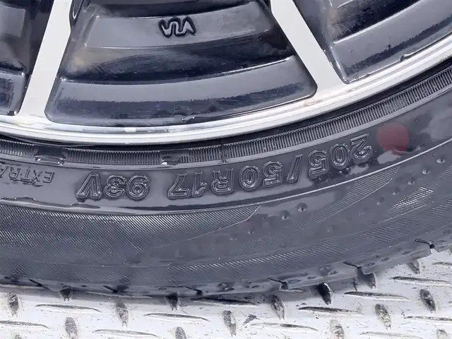 トヨタ エスクァイア ハイブリッド Gi 大阪府 2015(平27)年 6.2万km ホワイトパールクリスタルシャイン モデリスタエアロ　アルパインナビＴＶ　後席モニター　黒革シート　ワイヤレス充電　両側電動　シートヒーター　バックカメラ　ビルトインＥＴＣ　オートライト　ＬＥＤヘッドライト　フォグランプ　スマートキー