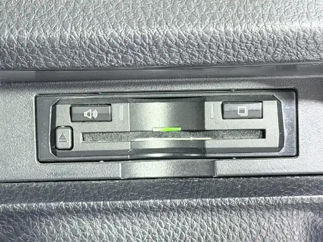 トヨタ エスクァイア ハイブリッド Gi 大阪府 2015(平27)年 6.2万km ホワイトパールクリスタルシャイン モデリスタエアロ　アルパインナビＴＶ　後席モニター　黒革シート　ワイヤレス充電　両側電動　シートヒーター　バックカメラ　ビルトインＥＴＣ　オートライト　ＬＥＤヘッドライト　フォグランプ　スマートキー