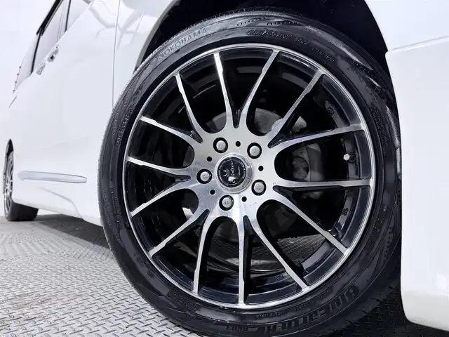 トヨタ エスクァイア ハイブリッド Gi 大阪府 2015(平27)年 6.2万km ホワイトパールクリスタルシャイン モデリスタエアロ　アルパインナビＴＶ　後席モニター　黒革シート　ワイヤレス充電　両側電動　シートヒーター　バックカメラ　ビルトインＥＴＣ　オートライト　ＬＥＤヘッドライト　フォグランプ　スマートキー