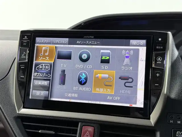 トヨタ エスクァイア ハイブリッド Gi 大阪府 2015(平27)年 6.2万km ホワイトパールクリスタルシャイン モデリスタエアロ　アルパインナビＴＶ　後席モニター　黒革シート　ワイヤレス充電　両側電動　シートヒーター　バックカメラ　ビルトインＥＴＣ　オートライト　ＬＥＤヘッドライト　フォグランプ　スマートキー