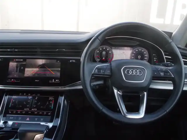 アウディ Ｑ８ 55TFSIクワトロ デビューPKG ラグジュアリ 岩手県 2019(令1)年 3.2万km グレイシアホワイトメタリック ・スマートキー/・プッシュスタート/・黒革シート/・前席パワーシート/・前席シートヒーター＆エアシート/・インテジェントコースティング/・Audiプレセンス/・アダプティブドライブアシスト/・レーンキープ/・パーキングエイド/・サンルーフ/・Bang&Olufsen/・純正メモリナビ/　【Bluetooth・USB】/・フルセグTV/・バック＆サイド＆フロントカメラ/・ETC2.0/・ドライブレコーダー(前後録画)/・GPSレーダー(ZERO808LV)/・社外21インチアルミ/・パワーバックドア/・LEDヘッドランプ/・純正ラバーマット