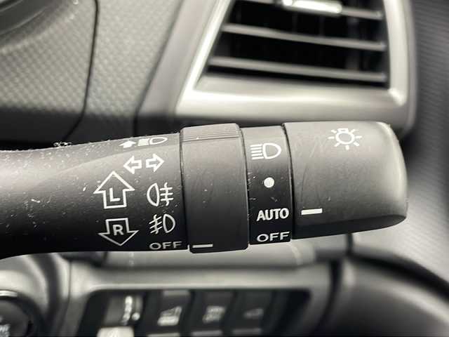 スバル フォレスター ハイブリッド アドバンス 千葉県 2019(平31)年 3.8万km クリスタルホワイトP 純正ナビ/　CD/DVD/Bluetooth/フルセグTV/STIエアロ（F/S/R）/サンルーフ/DIATONEサウンド/レーダークルーズコントロール/レーンキープアシスト/衝突軽減ブレーキ/コーナーセンサー（後）/ドライバーモニタリングシステム/ブラインドスポットモニター/フロント/サイド/バックカメラ/電動パーキング/オートホールド/レザーシート/全席シートヒーター/前席パワーシート/メモリーシート（運）/ステアリングヒーター/パワーバックドア/デジタルインナーミラー/BBSアルミホイール/ルーフレール/オートライト/フォグランプ/パドルシフト/ETC/フロアマット/ドアバイザー
