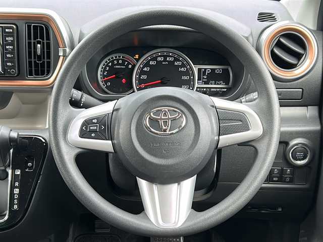 トヨタ パッソ モーダ 茨城県 2022(令4)年 2.9万km ブラックマイカメタリック/パウダリーベージュメタリック 2トーン 純正７インチSDナビ/CD/DVD/Bluetooth/TV/全方位カメラ/LEDオートライト/オートマチックハイビーム/衝突回避支援システム/横滑り防止装置/スマートキー/ビルトインETC2.0/取扱説明書/保証書/記録簿