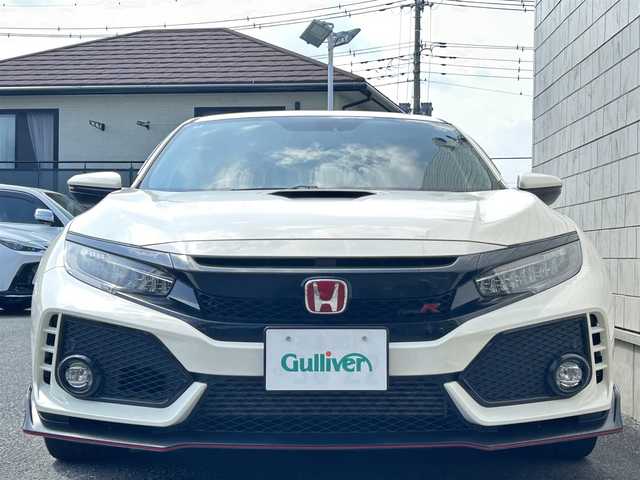 ホンダ シビック タイプR 埼玉県 2018(平30)年 7.4万km チャンピオンシップホワイト 外部検査済み/車検R9年3月まで/6MT／ターボ/純正ナビTV/CD/DVD/Bluetooth/バックカメラ/専用20インチアルミ/専用セミバケットシート/専用bremboキャリパー/専用センターマフラー/LEDヘッドライト/アイドリングストップ/クルーズコントロール/スリップコントロール/純正フロアマット/純正ドアバイザー/ディーラー点検記録簿/（H31/R2/R3/R4/R5/R6/R7）/新車保証書/取扱説明書