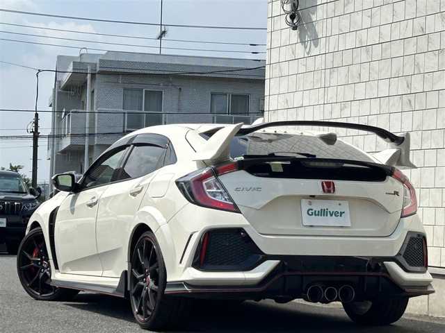 ホンダ シビック タイプR 埼玉県 2018(平30)年 7.4万km チャンピオンシップホワイト 外部検査済み/車検R9年3月まで/6MT／ターボ/純正ナビTV/CD/DVD/Bluetooth/バックカメラ/専用20インチアルミ/専用セミバケットシート/専用bremboキャリパー/専用センターマフラー/LEDヘッドライト/アイドリングストップ/クルーズコントロール/スリップコントロール/純正フロアマット/純正ドアバイザー/ディーラー点検記録簿/（H31/R2/R3/R4/R5/R6/R7）/新車保証書/取扱説明書