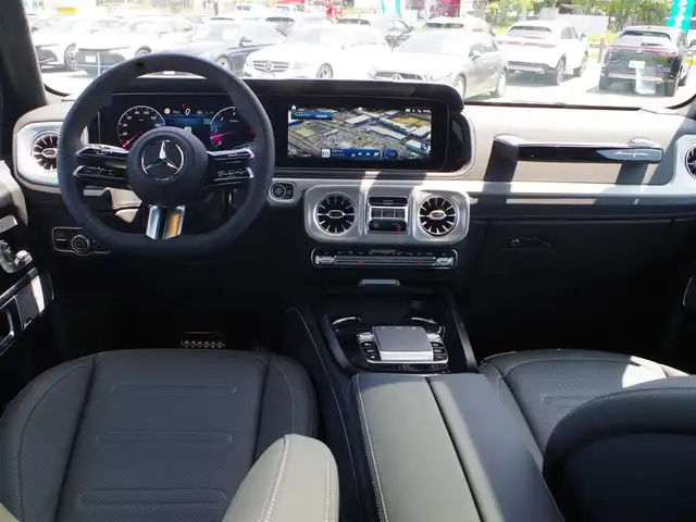 メルセデス・ベンツ ゲレンデヴァーゲン Ｇ４５０ｄ 千葉県 2025(令7)年 0.1万km未満 オブシディアンブラック AMGラインパッケージ/MANUFAKTURボディ同色スペアタイヤリング/MANUFAKTURロゴパッケージ/MANUFAKTURプログラム/アクティブブレーキアシスト/アクティブレーンキープアシスト/ブラインドスポットアシスト/アテンションアシスト/ディストロニック/パノラミックスライディングルーフ/ブラックレザーシート/前席パワーシート/エアシート/各席シートヒーター/ブルメスター/純正ナビ/地デジTV/【Bluetooth接続】/360°カメラ/革巻きステアリング/ステアリングスイッチ/ETC（2.0）/LEDヘッドライト/ウインカーミラー/パークトロニック/純正20インチアルミホイル/サイド/カーテン/ニーエアバッグ/キーレスゴー