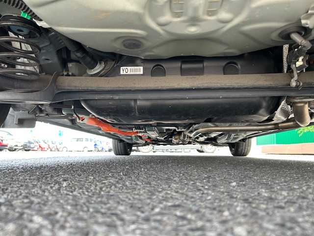 トヨタ アクア S 茨城県 2016(平28)年 2.5万km クールソーダメタリック 純正ＳＤナビ　/-FM/AM/CD/ＥＴＣ　/バックカメラ　/D席N席シートヒーター　/オートライト　/純正フロアマット　/パワーステアリング　/パワーウィンドウ　/ＡＢＳ　/横滑り防止装置　/盗難防止装置　/キセノンヘッドライト　/Ｗエアバッグ/プッシュスタート