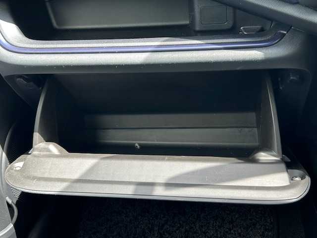 トヨタ アクア S 茨城県 2016(平28)年 2.5万km クールソーダメタリック 純正ＳＤナビ　/-FM/AM/CD/ＥＴＣ　/バックカメラ　/D席N席シートヒーター　/オートライト　/純正フロアマット　/パワーステアリング　/パワーウィンドウ　/ＡＢＳ　/横滑り防止装置　/盗難防止装置　/キセノンヘッドライト　/Ｗエアバッグ/プッシュスタート