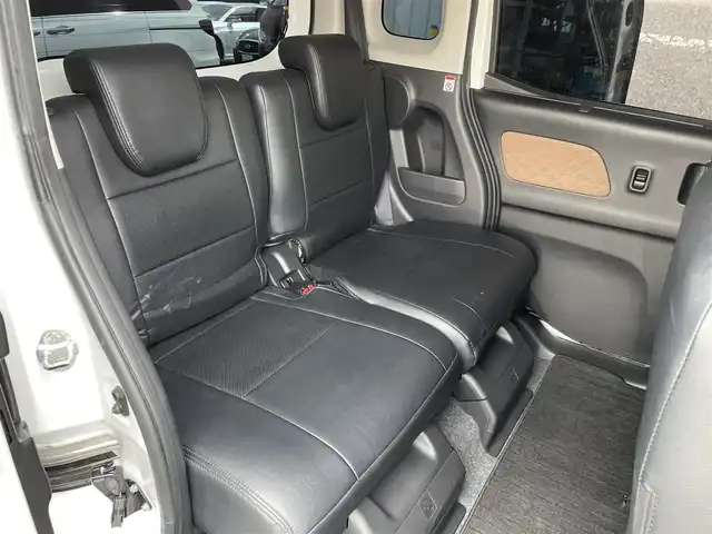 日産 デイズ ルークス HWS X Vセレクション 東京都 2018(平30)年 4.5万km ホワイトパール 純正メモリナビ＆地デジ/・BluetoothAudio/・CD/DVD/AM/FM/全周囲モニター/両側パワースライドドア　/ＬＥＤヘッドランプ /・オートハイービーム/アイドリングストップ /インテリジェントエマージェンシーブレーキ /・踏み間違い防止アシスト/・車線逸脱警報/・VDC/インテリジェントキー /プッシュエンジンスタート /リアサーキュレーター/リアサンシェード/純正15インチAW/純正フロアマット/保証書＆取説