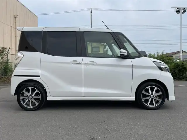 日産 デイズ ルークス HWS X Vセレクション 東京都 2018(平30)年 4.5万km ホワイトパール 純正メモリナビ＆地デジ/・BluetoothAudio/・CD/DVD/AM/FM/全周囲モニター/両側パワースライドドア　/ＬＥＤヘッドランプ /・オートハイービーム/アイドリングストップ /インテリジェントエマージェンシーブレーキ /・踏み間違い防止アシスト/・車線逸脱警報/・VDC/インテリジェントキー /プッシュエンジンスタート /リアサーキュレーター/リアサンシェード/純正15インチAW/純正フロアマット/保証書＆取説