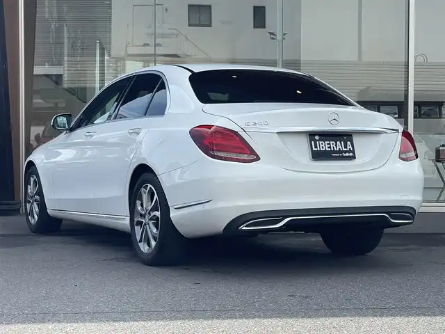 メルセデス・ベンツ Ｃ２００ アバンギャルド 鹿児島県 2014(平26)年 7.6万km 白 純正HDDナビ/純正フルセグTV/純正CD/DVD再生/Bluetoothオーディオ/バックカメラ/クルーズコントロール/ETC/ターボ車/アイドリングストップ/ハーフレザーシート/前席パワーシート/前席シートヒーター/純正フロアマット/純正17インチアルミ/レーンキープアシスト/衝突軽減ブレーキ/オートライト/LEDヘッドライト/取扱説明書/スペアキー1本（スマートキー）