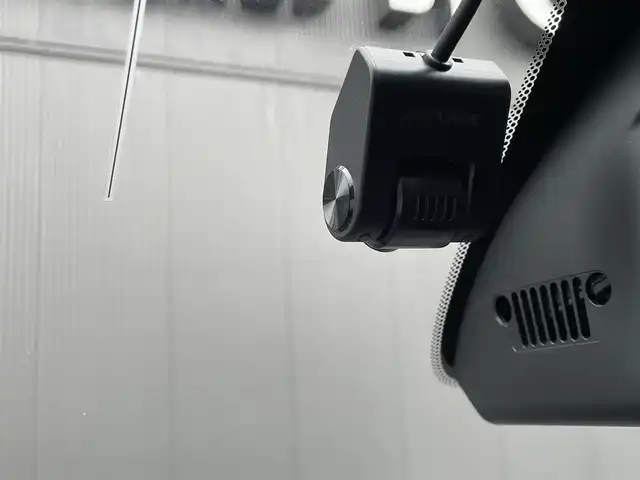 クライスラー・ジープ ジープ レネゲード トレイルホーク 4xe 長野県 2022(令4)年 4.6万km 黒 Ｕｃｏｎｎｅｃｔナビ/フルセグＴＶ/バックカメラ/クルーズコントロール/ブラインドスポット/レーンセンス/パークセンス/デジタルインナーミラー　/スマートキー/プッシュスタート/純正１７インチＡＷ/ドライブレコーダー/ETC/充電ケーブル