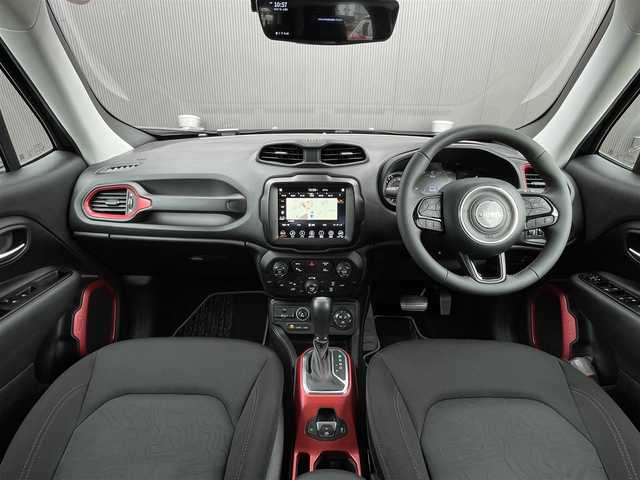 クライスラー・ジープ ジープ レネゲード トレイルホーク 4xe 長野県 2022(令4)年 4.6万km 黒 Ｕｃｏｎｎｅｃｔナビ/フルセグＴＶ/バックカメラ/クルーズコントロール/ブラインドスポット/レーンセンス/パークセンス/デジタルインナーミラー　/スマートキー/プッシュスタート/純正１７インチＡＷ/ドライブレコーダー/ETC/充電ケーブル