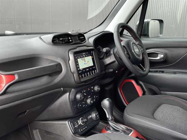 クライスラー・ジープ ジープ レネゲード トレイルホーク 4xe 長野県 2022(令4)年 4.6万km 黒 Ｕｃｏｎｎｅｃｔナビ/フルセグＴＶ/バックカメラ/クルーズコントロール/ブラインドスポット/レーンセンス/パークセンス/デジタルインナーミラー　/スマートキー/プッシュスタート/純正１７インチＡＷ/ドライブレコーダー/ETC/充電ケーブル