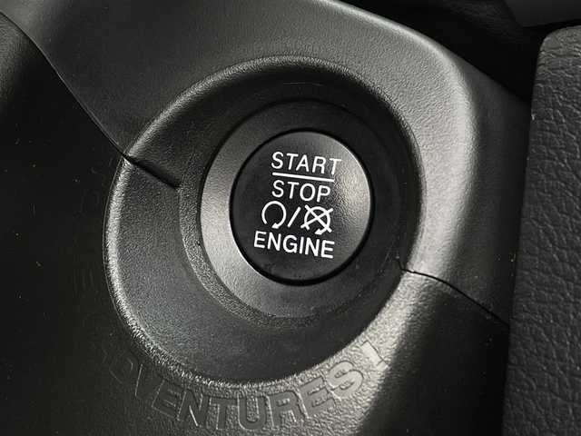 クライスラー・ジープ ジープ レネゲード トレイルホーク 4xe 長野県 2022(令4)年 4.6万km 黒 Ｕｃｏｎｎｅｃｔナビ/フルセグＴＶ/バックカメラ/クルーズコントロール/ブラインドスポット/レーンセンス/パークセンス/デジタルインナーミラー　/スマートキー/プッシュスタート/純正１７インチＡＷ/ドライブレコーダー/ETC/充電ケーブル