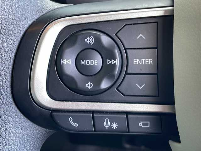 ダイハツ ムーヴ キャンバス ストライプス G 愛知県 2023(令5)年 1.8万km シャイニングホワイトパール/スムーズグレーマイカメタリック 禁煙車/AM/FM/CD/DVD/USB/純正ナビ/フルセグTV/アラウンドビュー/衝突軽減ブレーキ/前後コーナーセンサー/両側パワースライドドア/前席シートヒーター/ホットカップホルダー/アイドリングストップ/ETC/サイドエアバッグ/電子パーキング/盗難防止/純正フロアマット/プッシュスタート/電動格納ミラー/スマートキー