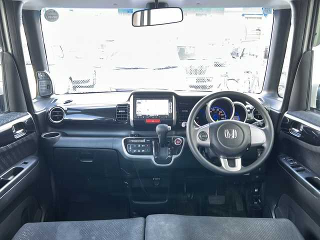 ホンダ Ｎ ＢＯＸ カスタム G SSパッケージ 千葉県 2015(平27)年 14.2万km プレミアムホワイトパール ワンオーナー/純正メモリナビ（VXM-１５５VSi)/ワンセグテレビ/DVD/CD/Bluetooth/バックカメラ/CTBA（シティブレーキアクティブシステム）/ステアリングスイッチ/キセノンヘッドライト/フォグランプ/両側パワースライドドア/純正フロアマット/ホイール/ドアバイザー/ウィンカーミラー