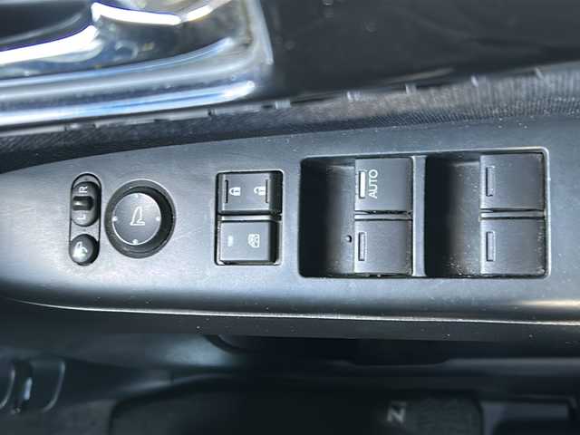 ホンダ Ｎ ＢＯＸ カスタム G SSパッケージ 千葉県 2015(平27)年 14.2万km プレミアムホワイトパール ワンオーナー/純正メモリナビ（VXM-１５５VSi)/ワンセグテレビ/DVD/CD/Bluetooth/バックカメラ/CTBA（シティブレーキアクティブシステム）/ステアリングスイッチ/キセノンヘッドライト/フォグランプ/両側パワースライドドア/純正フロアマット/ホイール/ドアバイザー/ウィンカーミラー