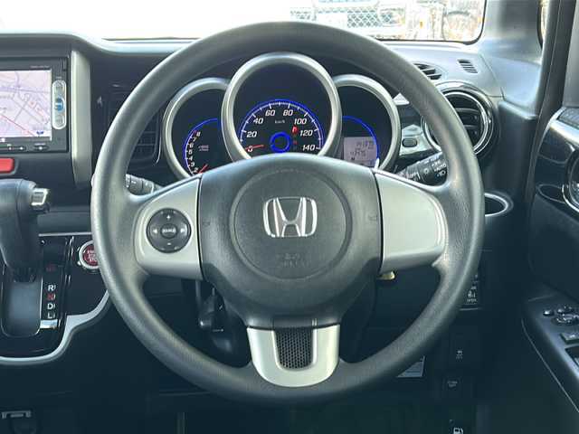 ホンダ Ｎ ＢＯＸ カスタム G SSパッケージ 千葉県 2015(平27)年 14.2万km プレミアムホワイトパール ワンオーナー/純正メモリナビ（VXM-１５５VSi)/ワンセグテレビ/DVD/CD/Bluetooth/バックカメラ/CTBA（シティブレーキアクティブシステム）/ステアリングスイッチ/キセノンヘッドライト/フォグランプ/両側パワースライドドア/純正フロアマット/ホイール/ドアバイザー/ウィンカーミラー