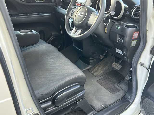 ホンダ Ｎ ＢＯＸ カスタム G SSパッケージ 千葉県 2015(平27)年 14.2万km プレミアムホワイトパール ワンオーナー/純正メモリナビ（VXM-１５５VSi)/ワンセグテレビ/DVD/CD/Bluetooth/バックカメラ/CTBA（シティブレーキアクティブシステム）/ステアリングスイッチ/キセノンヘッドライト/フォグランプ/両側パワースライドドア/純正フロアマット/ホイール/ドアバイザー/ウィンカーミラー