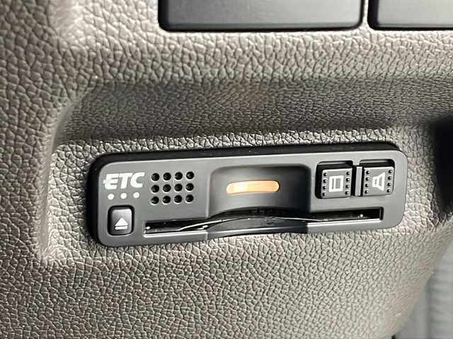 ホンダ フリード G ホンダセンシング 愛知県 2021(令3)年 5万km プラチナホワイトパール 純正ナビ【VXM-214VFi】/バックカメラ/フルセグTV・Bluetooth・CD・DVD・USB/ETC/両側パワースライドドア/ホンダセンシング/衝突軽減ブレーキ/誤発進抑制/後方誤発進抑制/歩行者事故低減ステアリング/先行車発進告知/標識認識/路外逸脱抑制/アダプティブクルーズコントロール/車線維持支援システム/アイドリングストップ/ヒルスタートアシスト/横滑り防止/ハロゲンヘッド/オートライト/純正フロアマット/プッシュスタート/スマートキー/スペアキー1本/保証書/取扱説明書・ナビ説明書