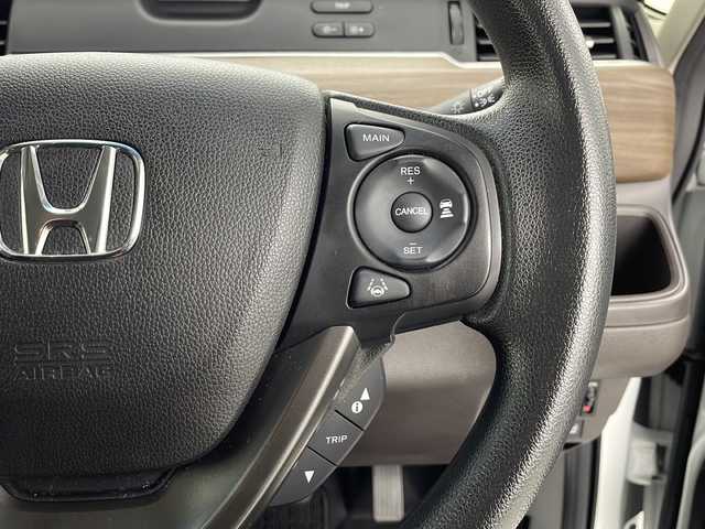 ホンダ フリード G ホンダセンシング 愛知県 2021(令3)年 5万km プラチナホワイトパール 純正ナビ【VXM-214VFi】/バックカメラ/フルセグTV・Bluetooth・CD・DVD・USB/ETC/両側パワースライドドア/ホンダセンシング/衝突軽減ブレーキ/誤発進抑制/後方誤発進抑制/歩行者事故低減ステアリング/先行車発進告知/標識認識/路外逸脱抑制/アダプティブクルーズコントロール/車線維持支援システム/アイドリングストップ/ヒルスタートアシスト/横滑り防止/ハロゲンヘッド/オートライト/純正フロアマット/プッシュスタート/スマートキー/スペアキー1本/保証書/取扱説明書・ナビ説明書