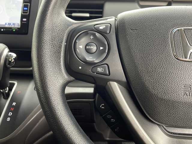 ホンダ フリード G ホンダセンシング 愛知県 2021(令3)年 5万km プラチナホワイトパール 純正ナビ【VXM-214VFi】/バックカメラ/フルセグTV・Bluetooth・CD・DVD・USB/ETC/両側パワースライドドア/ホンダセンシング/衝突軽減ブレーキ/誤発進抑制/後方誤発進抑制/歩行者事故低減ステアリング/先行車発進告知/標識認識/路外逸脱抑制/アダプティブクルーズコントロール/車線維持支援システム/アイドリングストップ/ヒルスタートアシスト/横滑り防止/ハロゲンヘッド/オートライト/純正フロアマット/プッシュスタート/スマートキー/スペアキー1本/保証書/取扱説明書・ナビ説明書