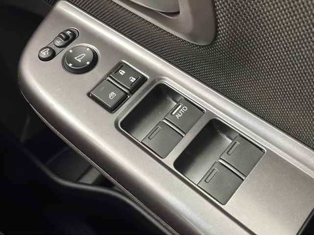 ホンダ フリード G ホンダセンシング 愛知県 2021(令3)年 5万km プラチナホワイトパール 純正ナビ【VXM-214VFi】/バックカメラ/フルセグTV・Bluetooth・CD・DVD・USB/ETC/両側パワースライドドア/ホンダセンシング/衝突軽減ブレーキ/誤発進抑制/後方誤発進抑制/歩行者事故低減ステアリング/先行車発進告知/標識認識/路外逸脱抑制/アダプティブクルーズコントロール/車線維持支援システム/アイドリングストップ/ヒルスタートアシスト/横滑り防止/ハロゲンヘッド/オートライト/純正フロアマット/プッシュスタート/スマートキー/スペアキー1本/保証書/取扱説明書・ナビ説明書