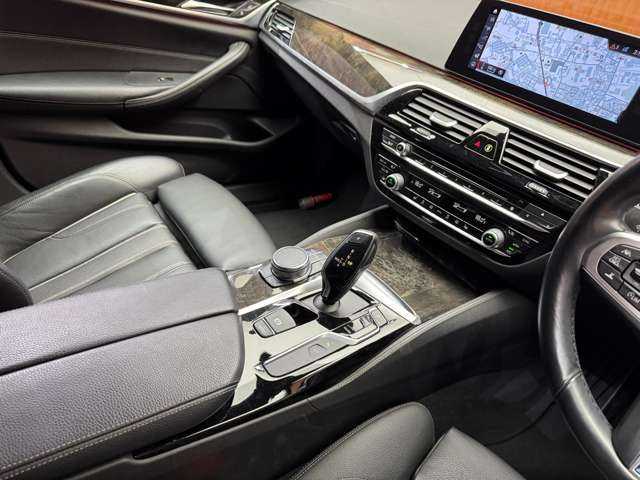 ＢＭＷ ５２３ｄ Mスポーツ 千葉県 2017(平29)年 4.6万km 紺Ｍ ハイラインパッケージ　/ACC　/黒革シート　/HUD　/ナビ　/TV　/360°Bluetooth接続　/シートヒーター　/電動シート　/電動トランク　/LEDヘッドライト　/ソフトクローズドア　/ドライビングアシストプラス　/パーキングアシストプラス