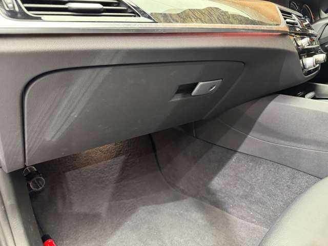 ＢＭＷ ５２３ｄ Mスポーツ 千葉県 2017(平29)年 4.6万km 紺Ｍ ハイラインパッケージ　/ACC　/黒革シート　/HUD　/ナビ　/TV　/360°Bluetooth接続　/シートヒーター　/電動シート　/電動トランク　/LEDヘッドライト　/ソフトクローズドア　/ドライビングアシストプラス　/パーキングアシストプラス