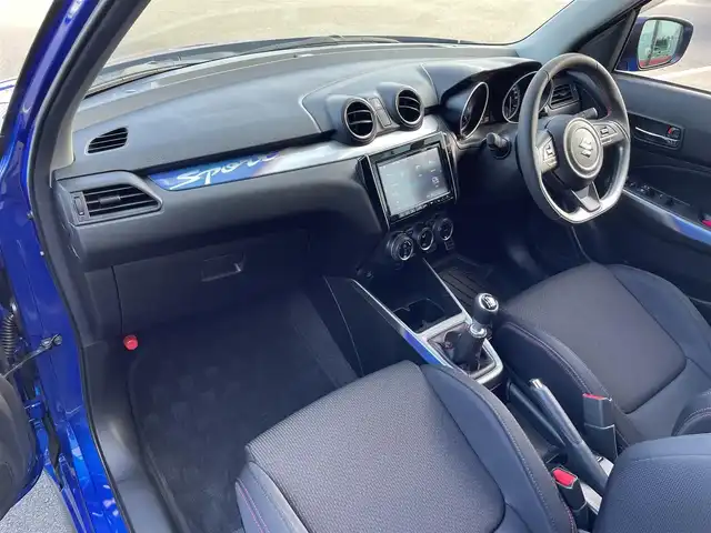 スズキ スイフト スポーツ ZC33S ファイナルED 東京都 2025(令7)年 0.1万km 青Ⅱ ワンオーナー/純正ナビ/Bluetooth/アダプティブクルーズコントロール/フルセグテレビ/アラウンドビューモニター/前席シートヒーター/ステアリングスイッチ/革巻きステアリング/LEDヘッドライト/ブラインドスポットモニター/ラバーマット/プッシュスタート/キーレスエントリー/フロントフォグランプ/ハンズフリー